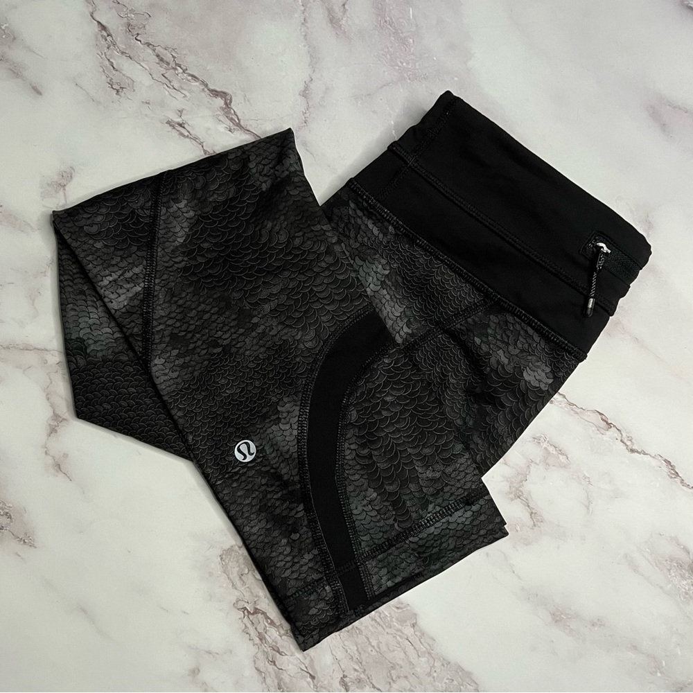 lululemon Inspire Crop II *All Full-On Luxtreme - Picture 1 of 9